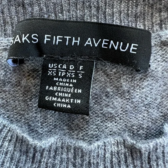 Saks Fifth Avenue Gray Sweater with White Accent - Picture 3 of 8